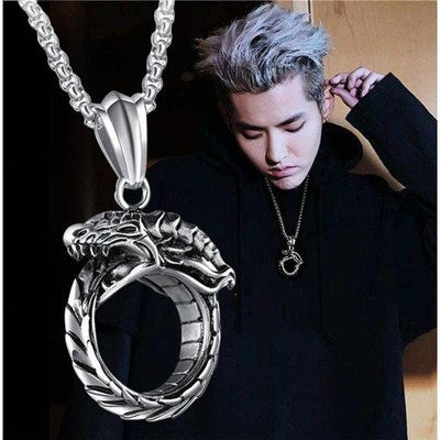 The tail snake titanium steel necklace men's humane personality domineering men's pendant male European and American hip hop retro sweater chain atmosphere alfamoba