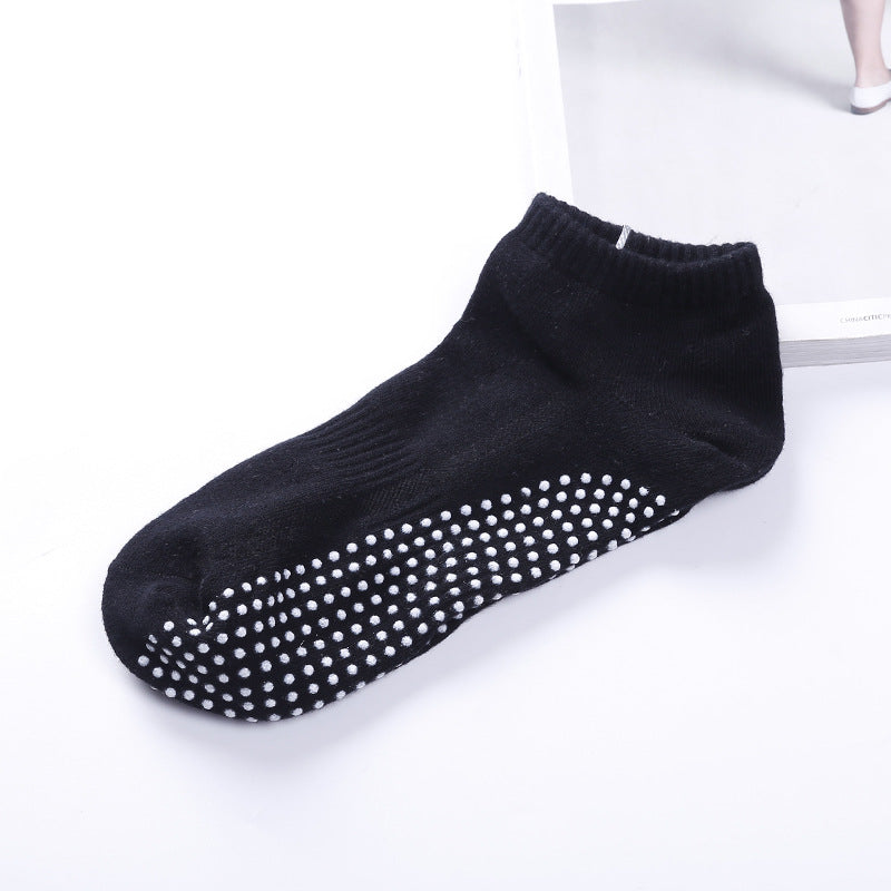 Dispensing yoga socks sweat-absorbing breathable boat socks trampoline socks indoor non-slip floor socks round head Pilates men's socks alfamoba