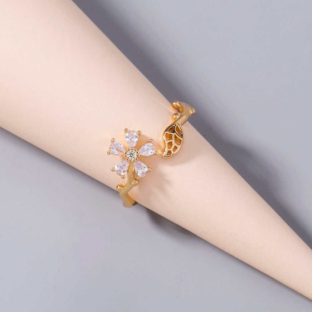 Four-leaf clover flower Zircon Open Ring Ring Girl alfamoba