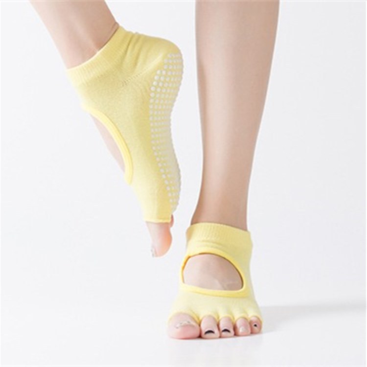 Manufacturers wholesale yoga socks five finger socks ladies exposed toe socks Yoga socks sports socks land socks dance socks alfamoba