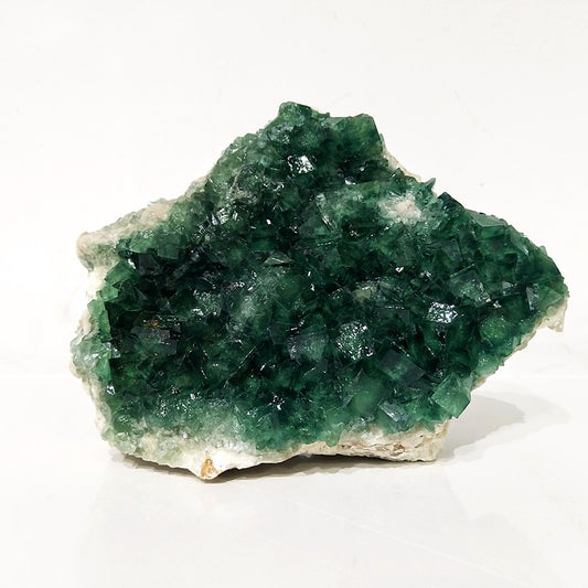 Natural stones Pyroemerald Crystals Raw Mineral Desk Decoration Real Green Fluorite Witchcraft Supplies Spiritual Healing Chakra alfamoba