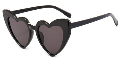 2018 new fashion love sunglasses, Liu Jialing, the same, ink, female, gradient, heart-shaped glasses, excellent alfamoba